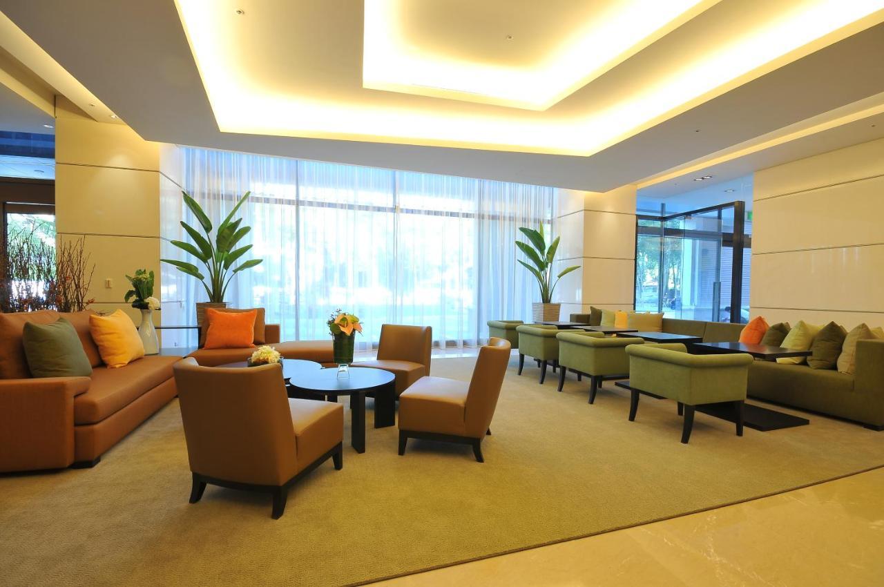 Academy Hotel Tainan Bagian luar foto