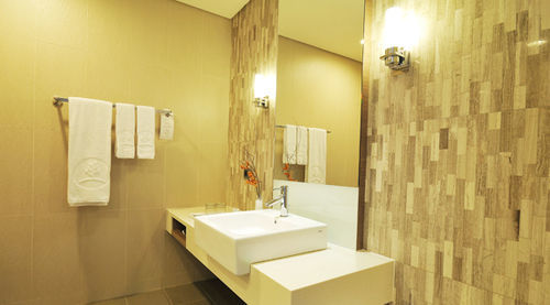 Academy Hotel Tainan Bagian luar foto