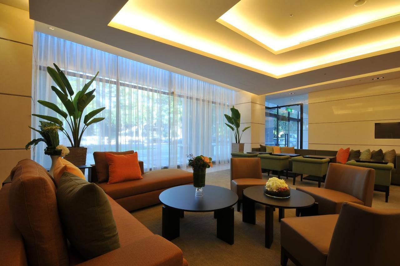 Academy Hotel Tainan Bagian luar foto